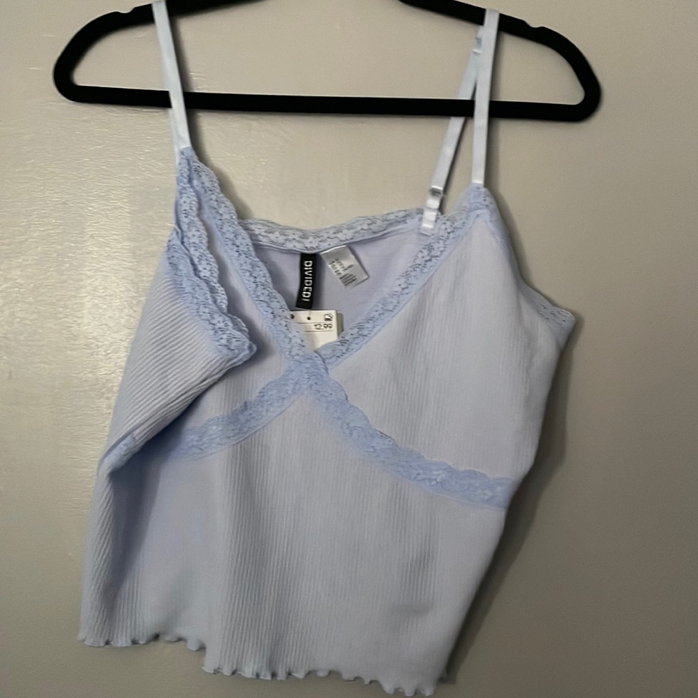 Tank. H & M Divided periwinkle blue cropped ribbed camisole. XL. NWT. Lace trim